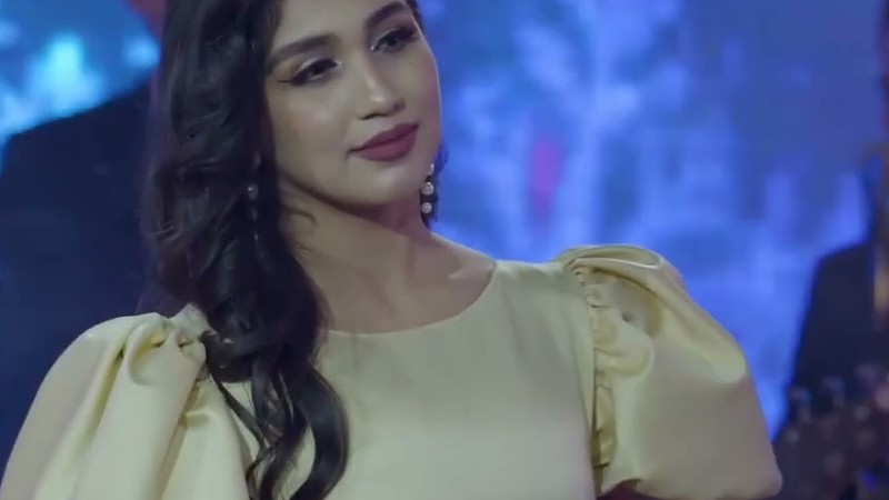 Galati va nozik jinsiy aloqa It uslubidagi kokraklar va mushuklar