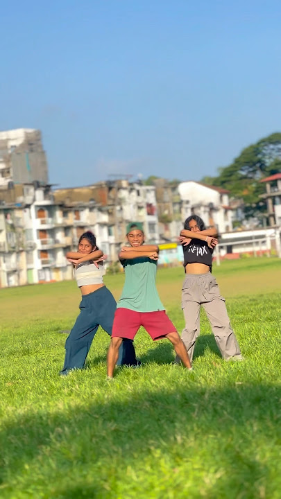 උකුල නටෝමුද ලමයි 😏💞 @UMI_jayabandu  ​⁠ @DilminPerera #dancedance #dancer #performence DC- ME