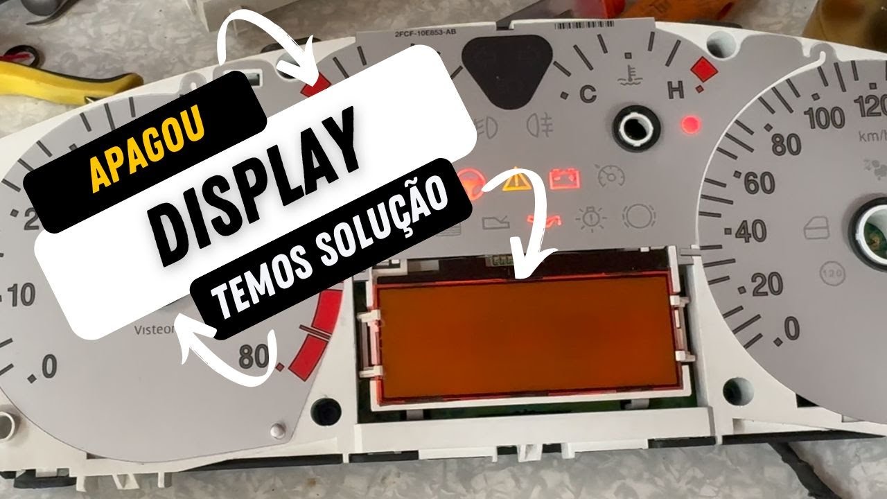 Display do painel do Fiat Stilo todo laranja