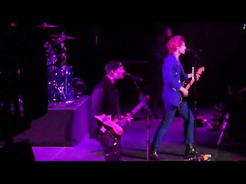 5 Seconds Of Summer – Valentine (Lyrics)