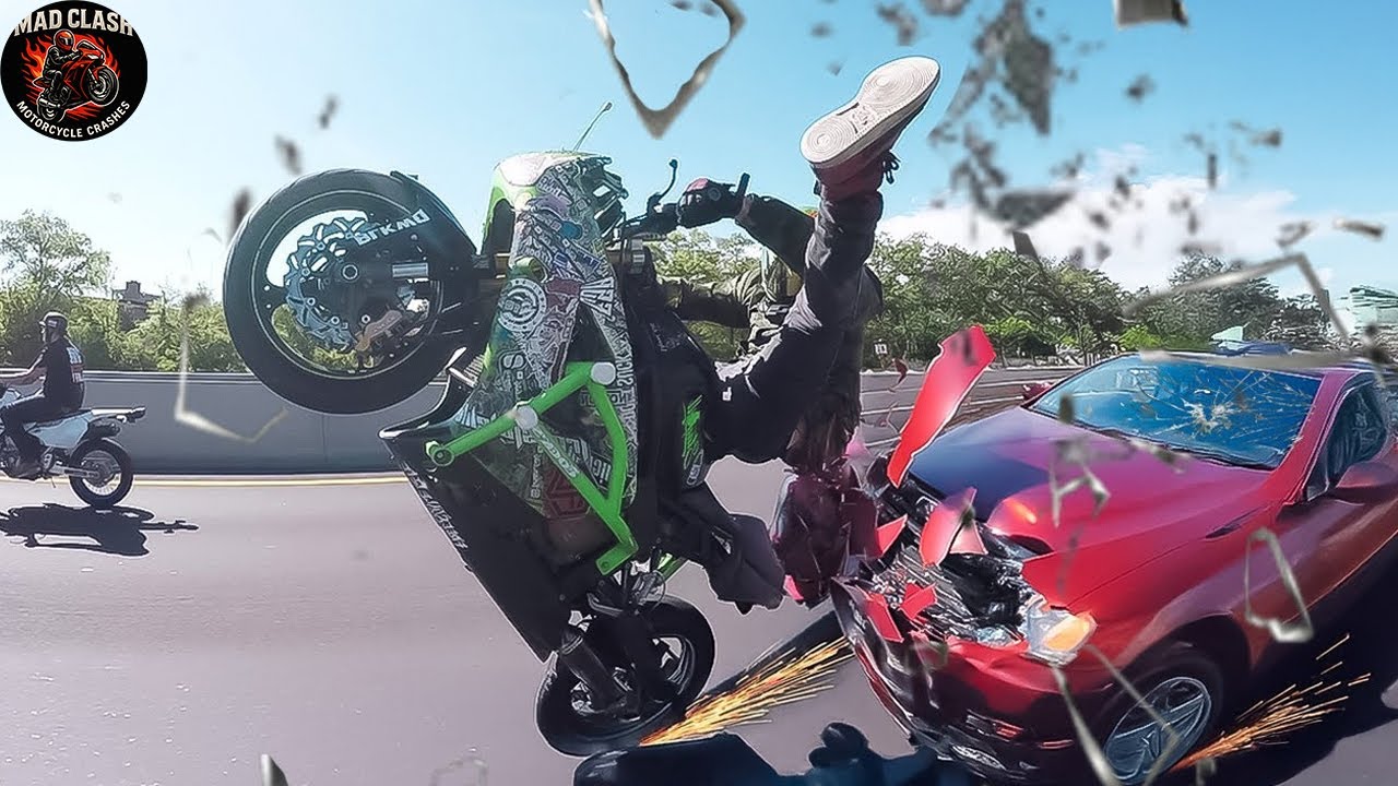 Most EXTREME Motorcycle Crashes & Close Calls! EVERY RIDER SHOULD WATCH | Motorcycle Crashes 2025