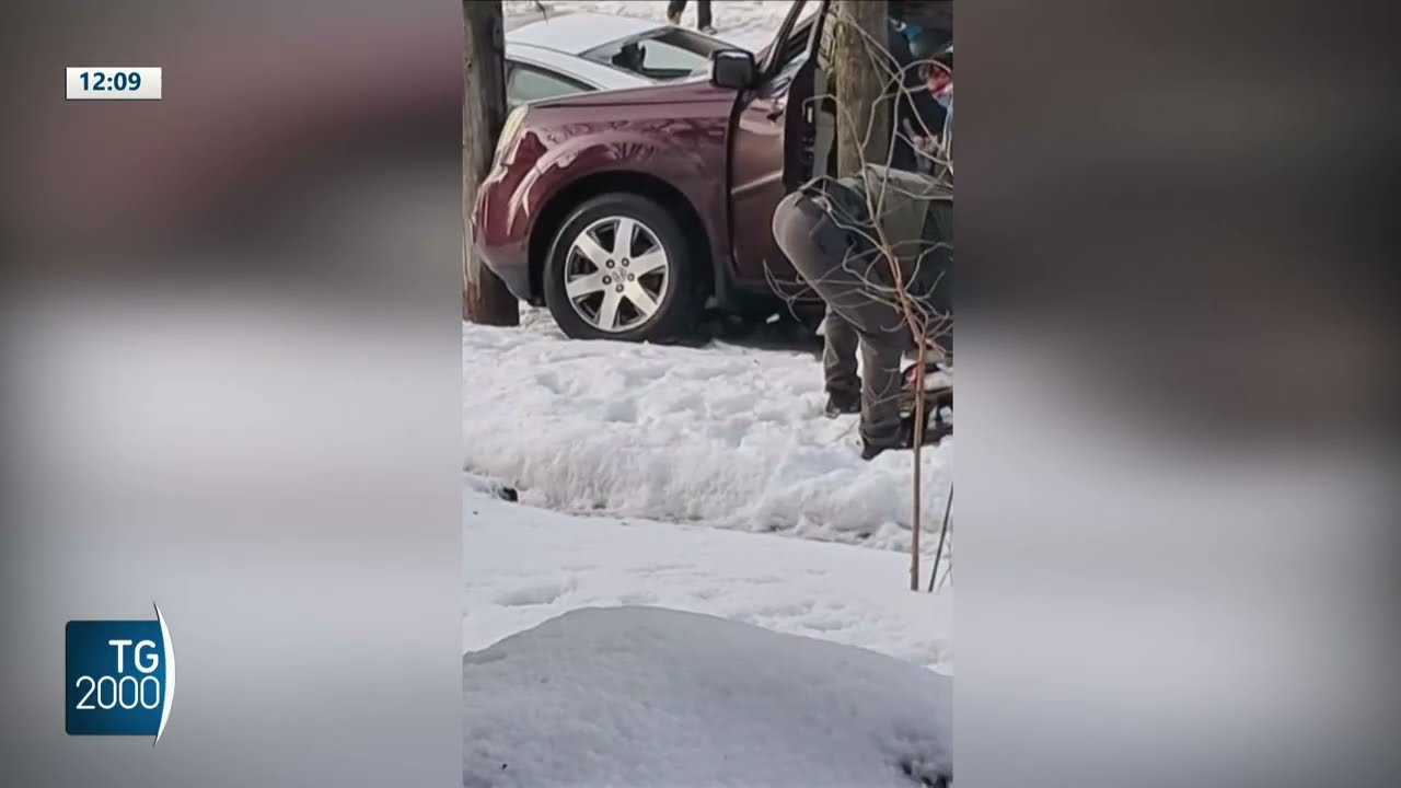 Minneapolis, agente Ice spara e uccide una donna. Rivolta in strada