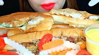 ASMR eating sounds . اصوات الاكل . احلي بانيه . اجمد ساندوتش كبده اسكندراني