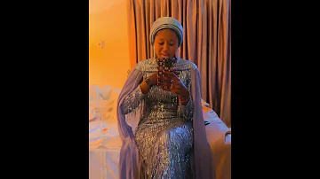 Mome Gombe Tayi Rawa A Hotel 