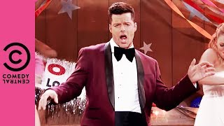 Video voorbeeld van "Ricky Martin Performs Kenny Loggins' "Footloose" | Lip Sync Battle"