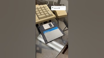 Long live the iconic floppy disk! Macintosh SE circa 1987 booting System 6.0.8 💾 #retrocomputing