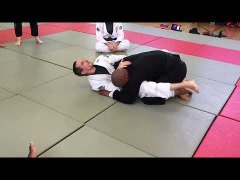 Shaun Williams guard to lapel choke
