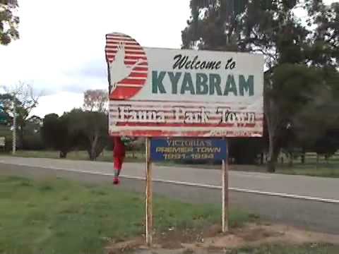 Elf in Kyabram - street montage