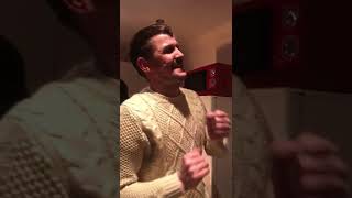 Traveller singing purple rain