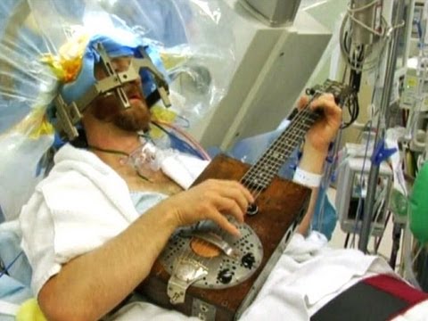 Man plays guitar during brain surgery - YouTube