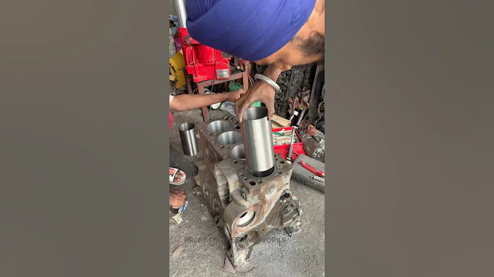 How to sleeve fitting to cumins 4cylinder engine #shortsfeed #automobile #clarence #rust #repair #ok