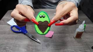 DIY making a Felt avocado key-chain