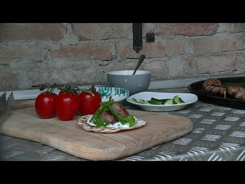 Fladenbrot / lepine Mit Ćevape,zwiebel,kajmak und Ajvar bummm Balkan Style war am wochenende das vid. 