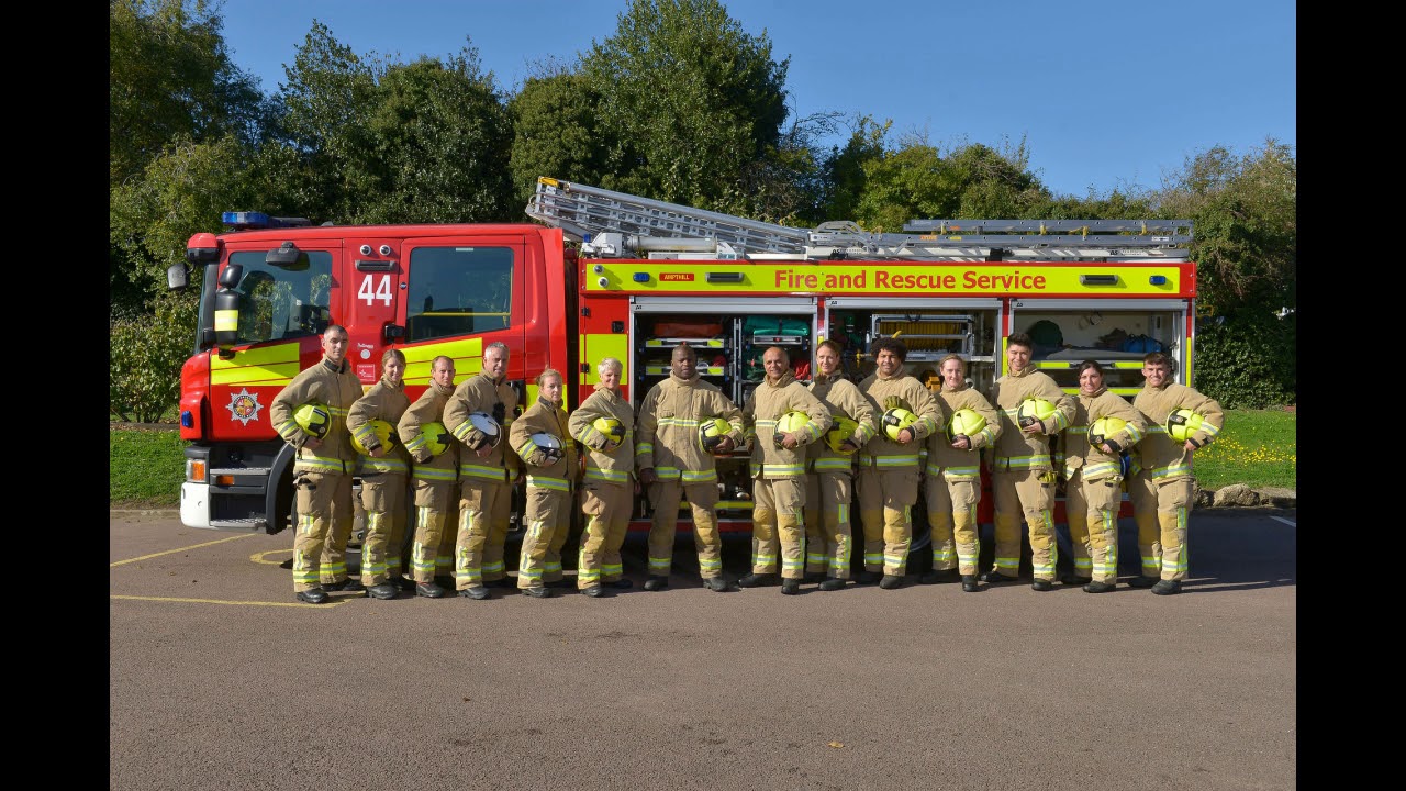 you-ll-never-walk-alone-nhs-essential-workers-youtube