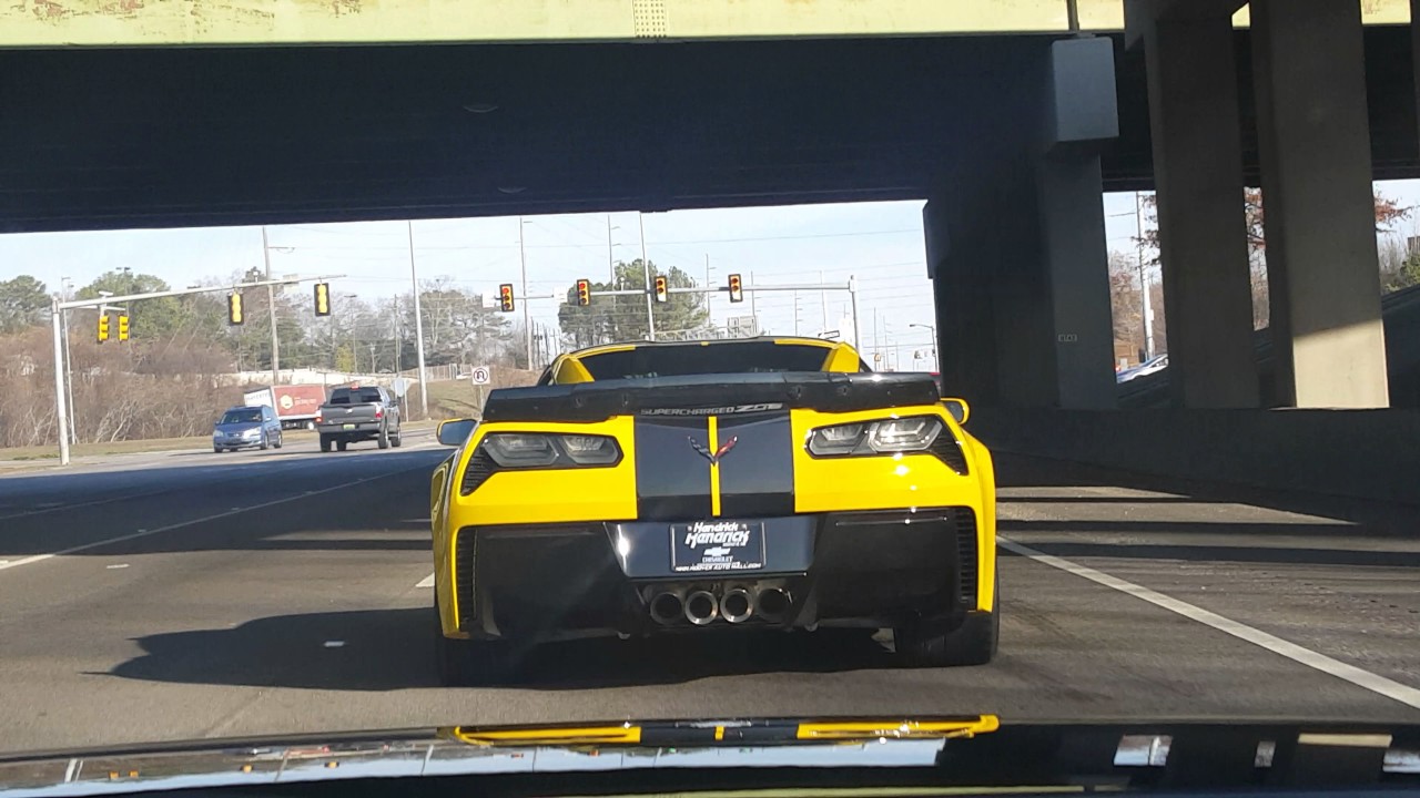 FAST2DR corvette Z06 Loud exhaust under bridge revving Z06 C7 C6 Z07