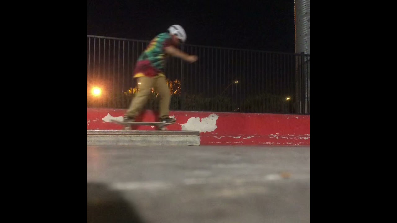 Fakie 180 kick turn