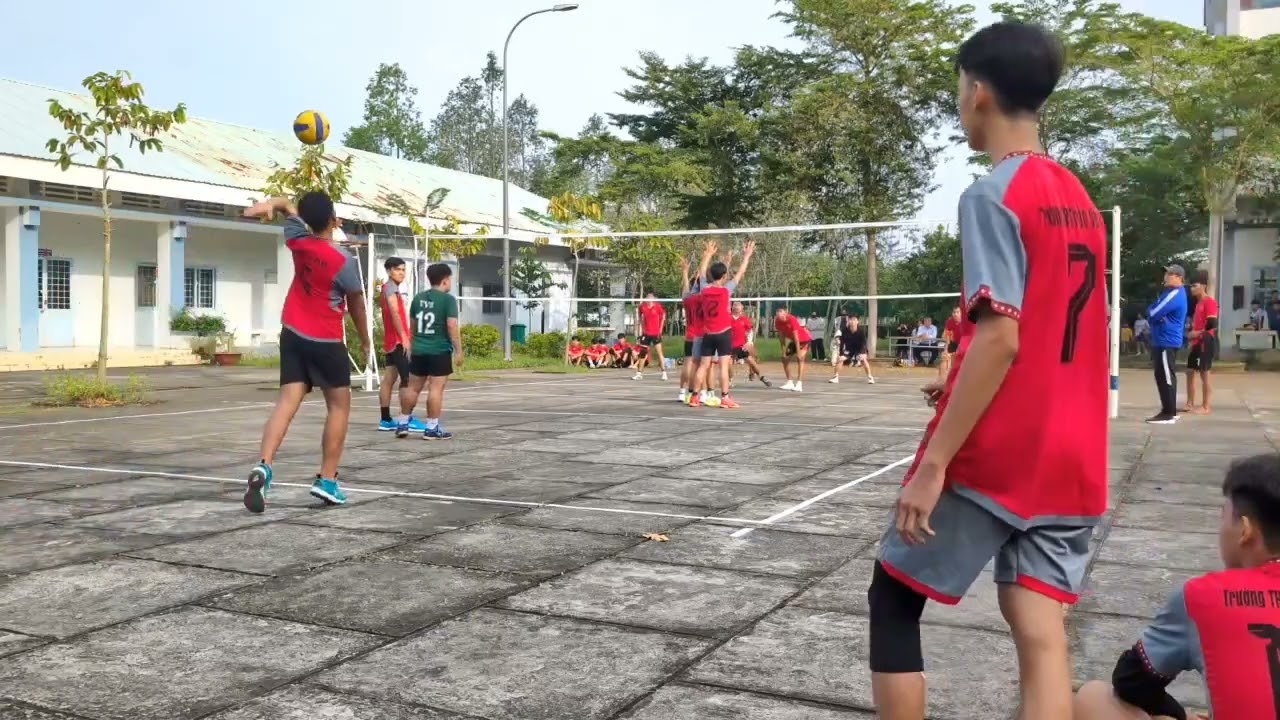 Tứ kết Trường THPT TVB - Trường Lương Đình Của