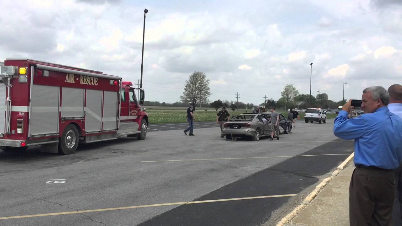 4-26 North Putnam mock crash - YouTube