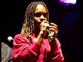 Capture de la vidéo Koffee - Live In Birmingham Arena Uk