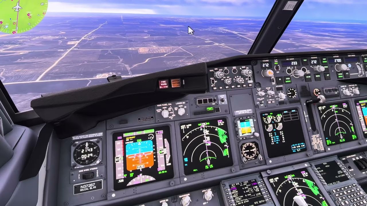 Cedar Rapids, Iowa Approach and Landing surrounding storms PMDG 737-800