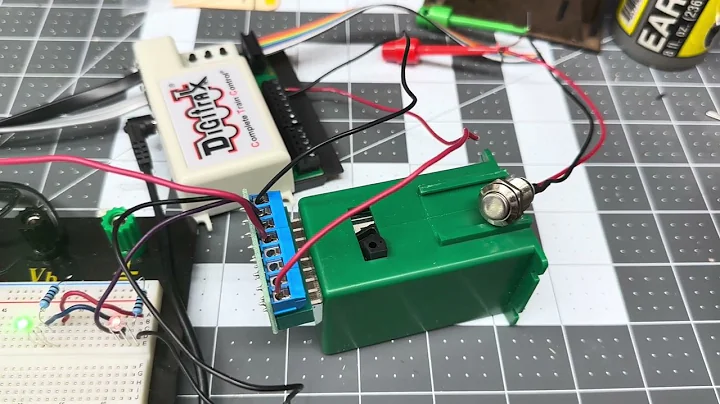 Experimenting with the Digitrax DS74