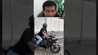 Download Lagu helmku memang Bogo. tapi motorku bikin kamu melongo. meledakks 💥🔥 #shorts MP3