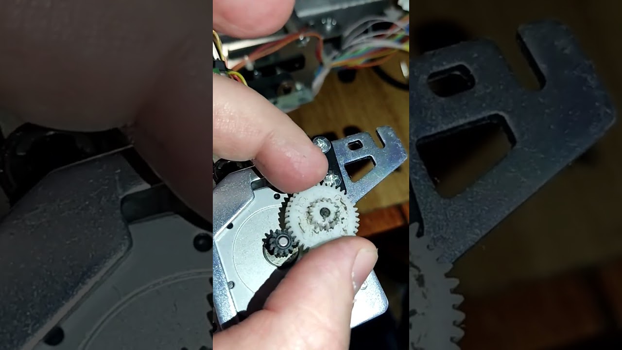 Почему при шитье крестиком есть полоски - износ шестерен