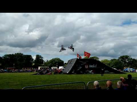 Bolddog Lings Performing at the Bromyard Gala 2016