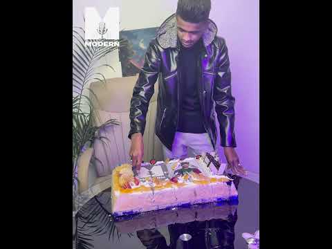 نجم التيتوك اسمراني Modrenproduction ينضم الي شركة مودرن 