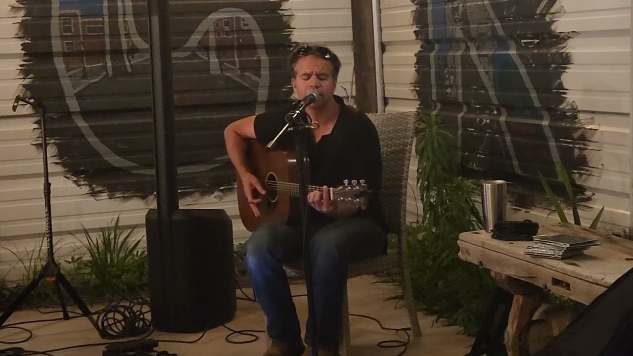 Obejrzyj Jerrod Medulla - Run | Acoustic Live w YouTube Obejrzyj Jerrod Medulla - Run | Acoustic Live w YouTube