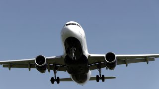 DO THEY NEED MORE PRACTICE? - JetBlue Airbus Lands Reagan National Runway 19