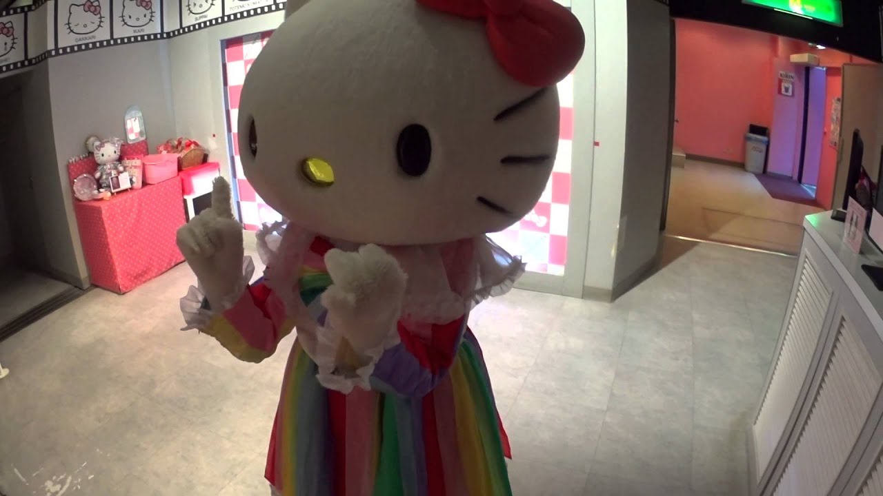 ハーモニーランドでキティちゃんにシナモンくんの絵を渡したよ (2015.6.2)