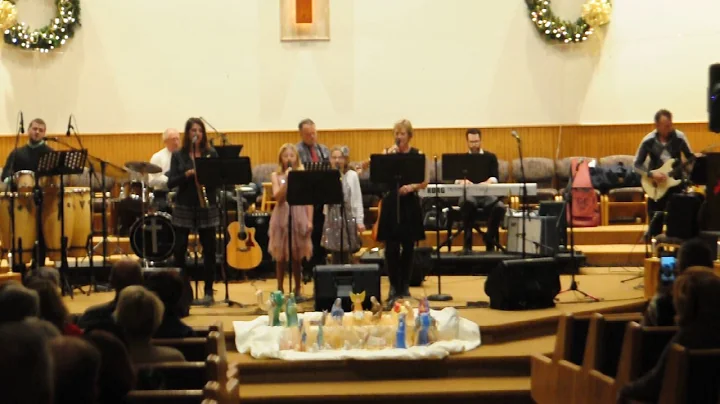 Ludington United Methodist Church Praise Band, Gloria, 12-18-16 0485