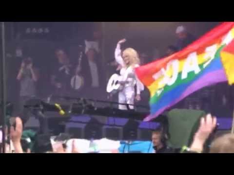 Dolly Parton Live - Glastonbury 2014 - Jolene