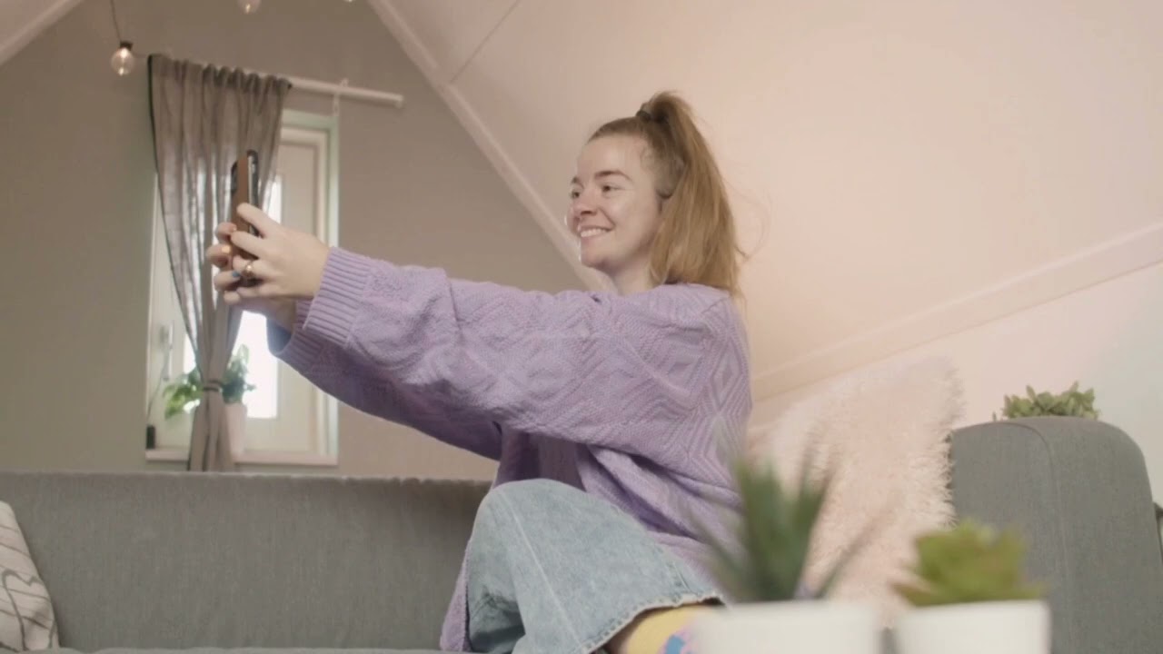 THE EFFECTS OF SOCIAL MEDIA ON YOUNG PEOPLE'S BODY IMAGE (COMM 1313 2512880)