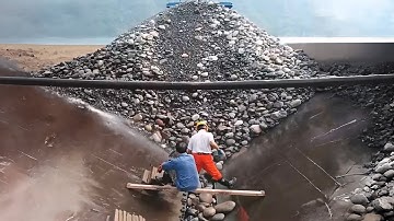 Barge unloading 3500 tons of pebbles | Relaxing video