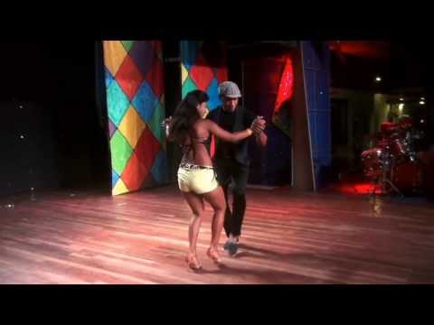 SANTIAGO MATÍAS LE CANTA SUS VERDADES AMELIA ALCÁNTARA POR CUESTIONAR SUS INGRESOS