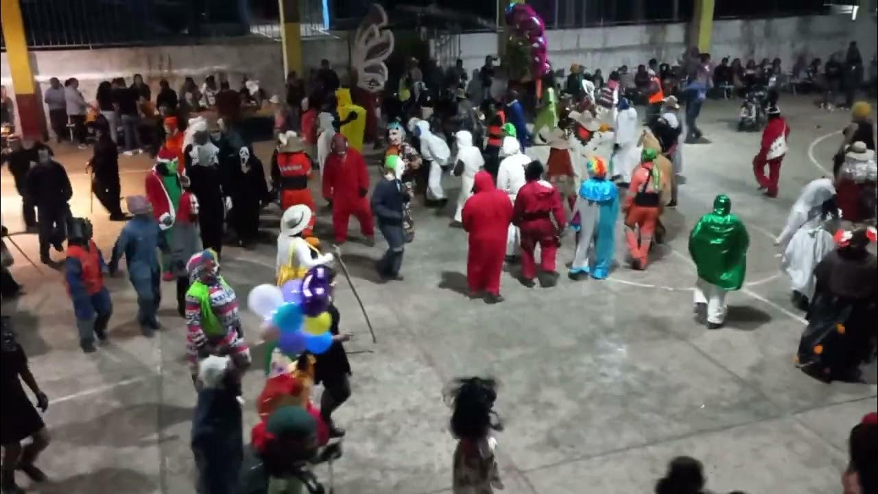 último día del Carnaval por la noche ya en la cancha de basquet boll