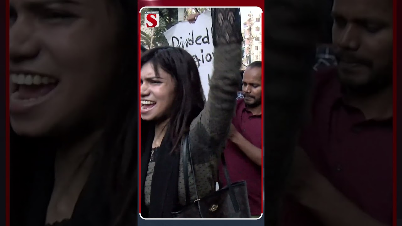 স্বরাষ্ট উপদেষ্টার প্রতিকৃতিতে অ/গু/ন দিলো আন্দোলনকারীরা #news #shorts #channelsnews