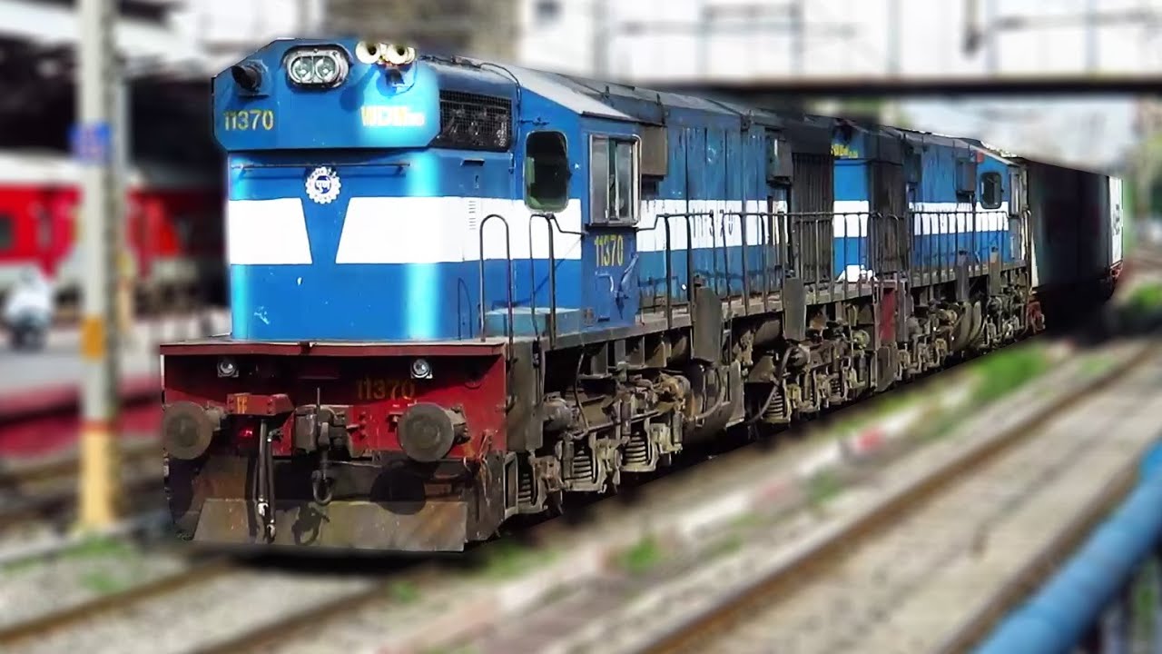 Pune WDM-3D twins skipping Pune Junction with CONCOR freight