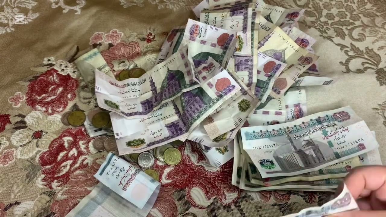 فتحنا حصاله بنتى محوشاها من سنه تعالوا شوفوا عملت كام 🥰🥰❤️❤️