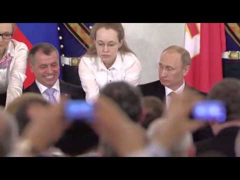 Crimean Leaders Sign Treaty to Join Russia