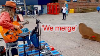 Miniatura del video "SPECTACULAR Looping Groove - Busking in Warrington - ‘We Merge’"