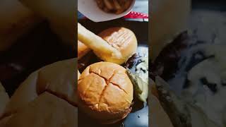 Cheesecake Factory Hamburger Sliders With Fries food trending music