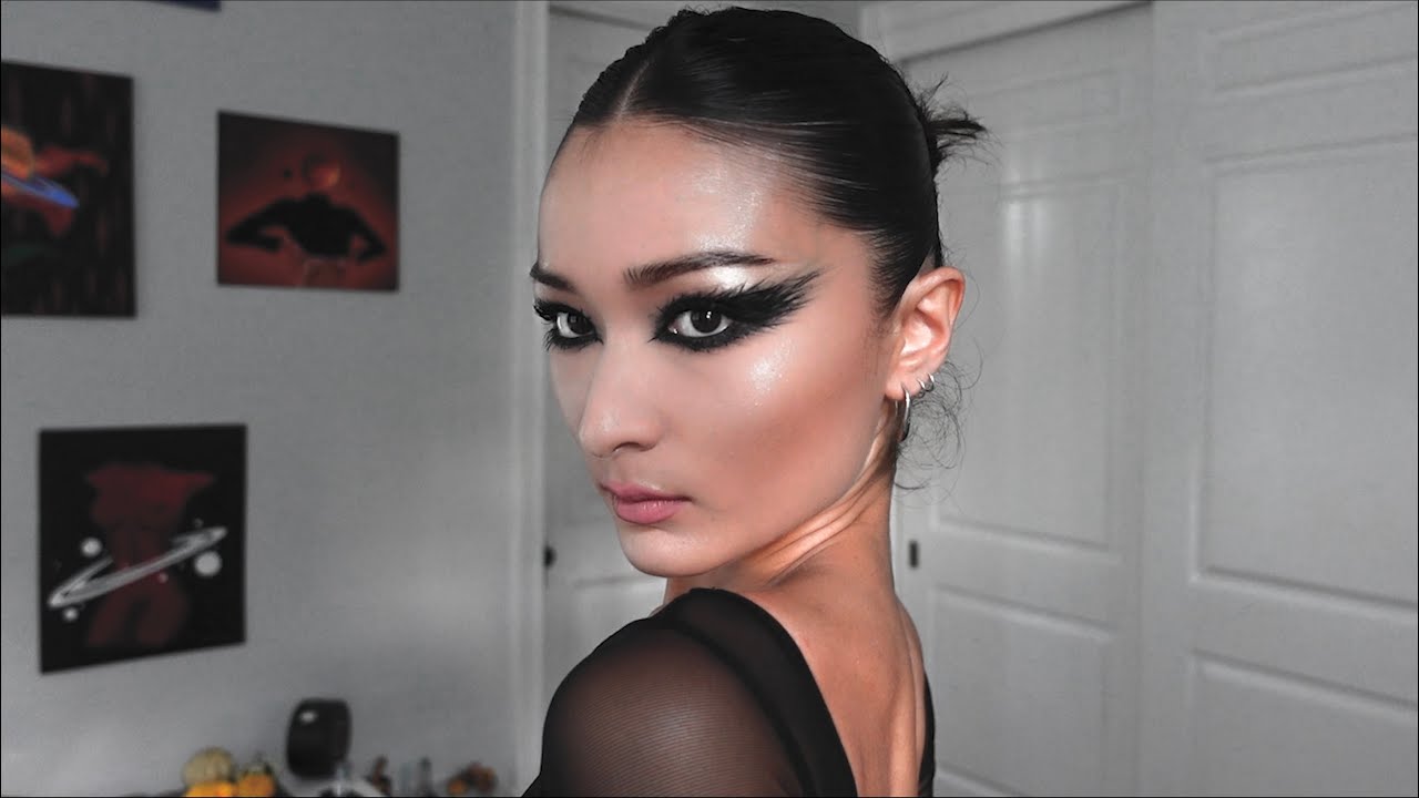 black swan makeup, hair, & outfit