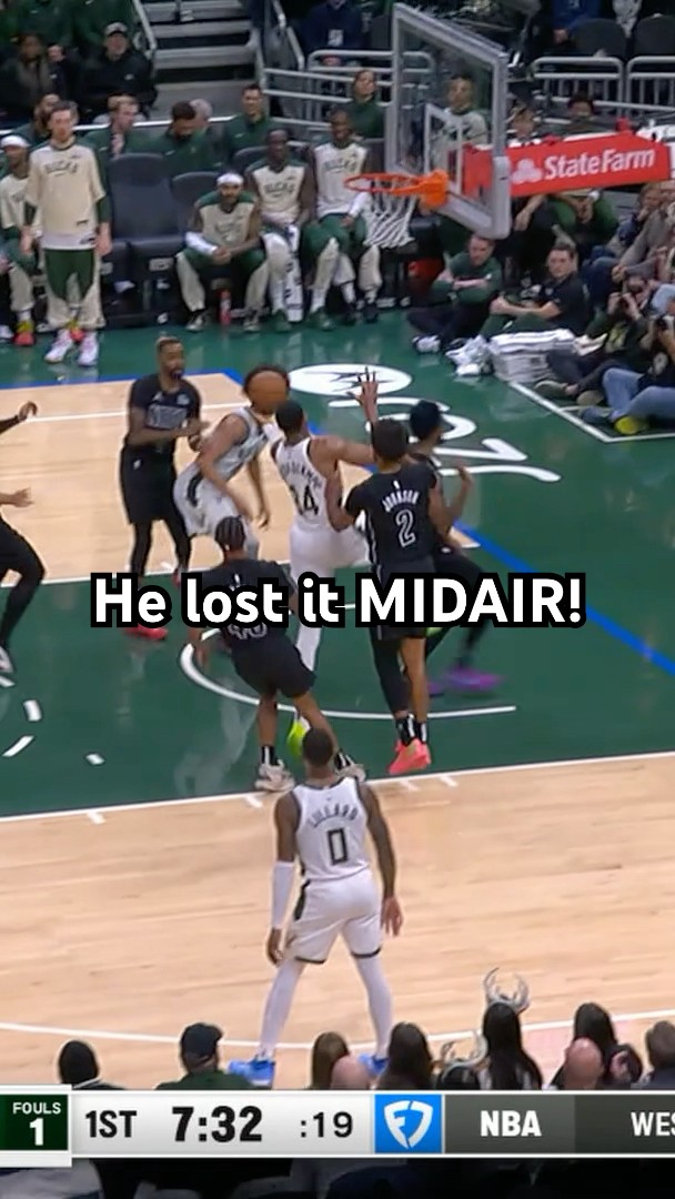 Giannis BLOCK on one end and the layup on the other!