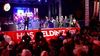 Gaziosmanpaşa Huriyet Bayr Mustafa Ceceli İle Kutladı.