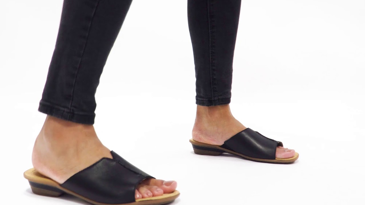 Vince Heath Layered Leather Slide Mules in Natural - Lyst