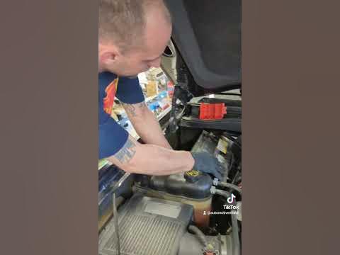 Battery replacement 2014 Chevy Silverado #automotive #techlife #