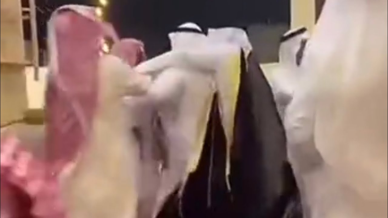 مضاربة زعكان ومصلح الساعدي بالشبشب كاملة المقاطع